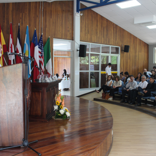 Conferencia Inaugural sobre “Espacios y paisajes en el Persíles de Cervantes” por el Dr. Ignacio Arellano Ayuso, realizado en el Auditorio de la Sede de Occidente. 